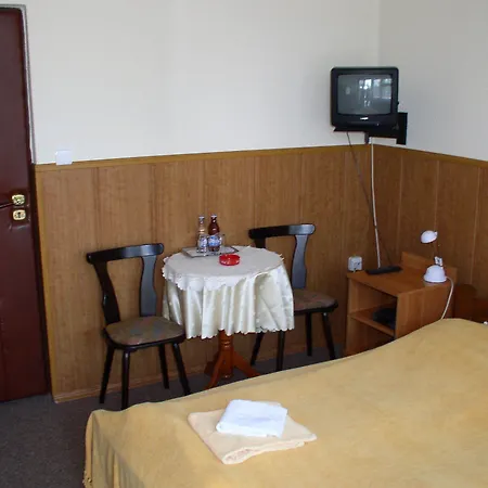 Bona Hotel 2*
