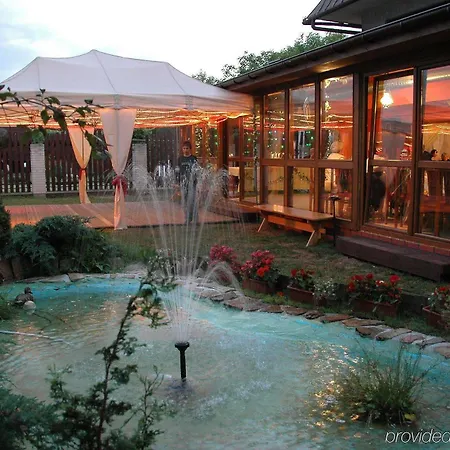 Bona Hotel 2*